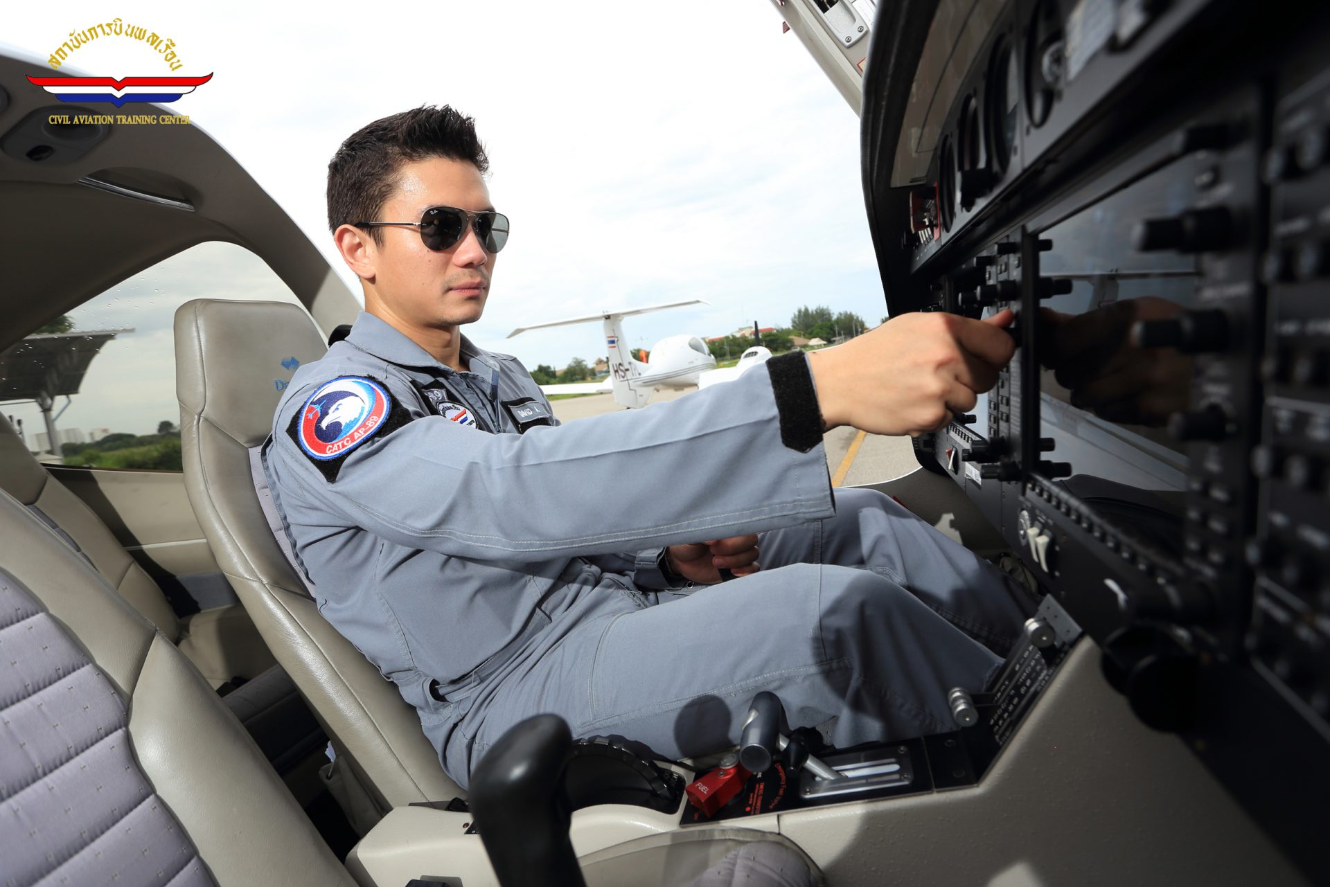 Multiple Engine Course For Multi - Engine course (ME) - สถาบันการบินพลเรือน (สบพ.) - Civil ...